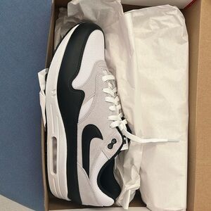 Nike Air Max 1 Essential Size 13- Brand new and never worn